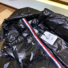 Пуховик MONCLER Montbeliard с капюшоном Пуховик MONCLER Montbeliard с капюшоном