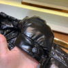 Пуховик MONCLER Montbeliard с капюшоном Пуховик MONCLER Montbeliard с капюшоном