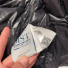 Пуховик MONCLER Montbeliard с капюшоном Пуховик MONCLER Montbeliard с капюшоном