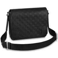 LOUIS VUITTON Сумка LV District PM