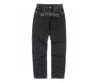 Джинсы от VETEMENTS