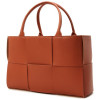 BOTTEGA VENETA Сумка-тоут Arco medium Боттега Венета оранжевый
