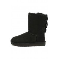 Замшевые сапоги UGG черного цвета с бантами