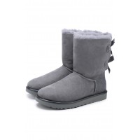 Замшевые сапоги UGG жемчужно-серого оттенка с бантами